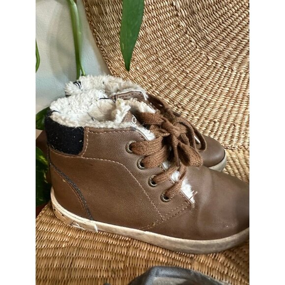 Kids size 8/9 toddler shoes set of 3 - Picture 5 of 12